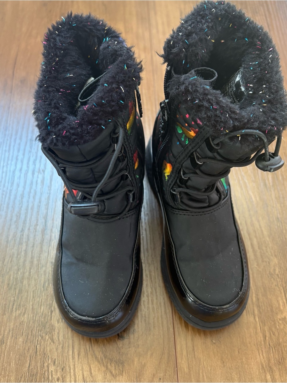 Totes Kids Black Winter Boots with Rainbow and unicorn Accents Size 10 INV25/576
